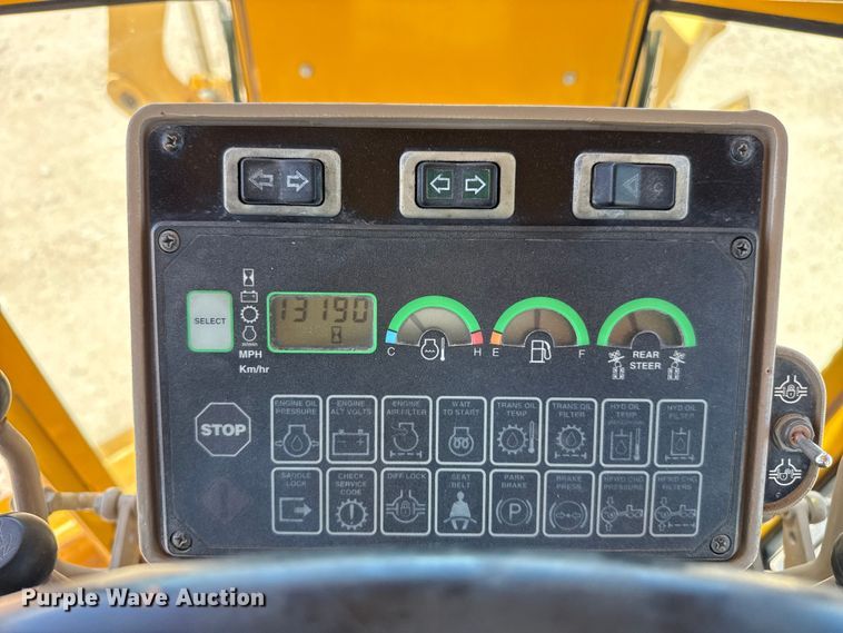 image for item EP0552 1999 John Deere 772CH motor grader