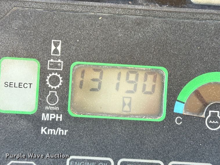 image for item EP0552 1999 John Deere 772CH motor grader