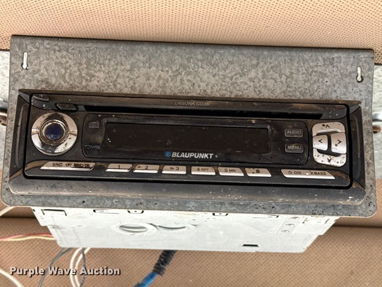 image for item EP0552 1999 John Deere 772CH motor grader