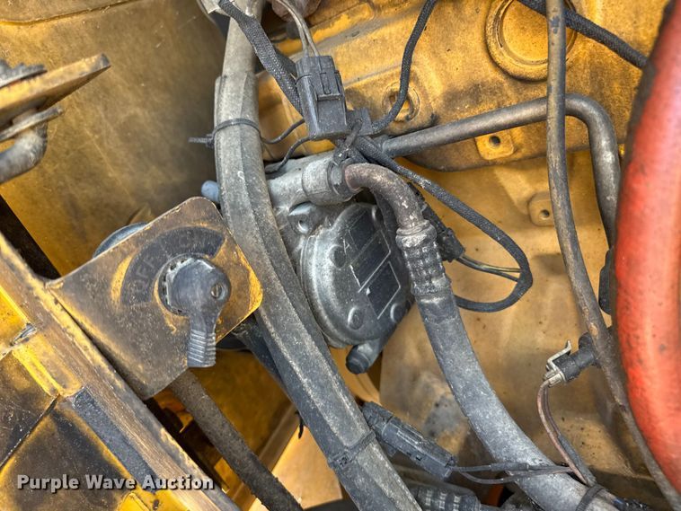 image for item EP0552 1999 John Deere 772CH motor grader