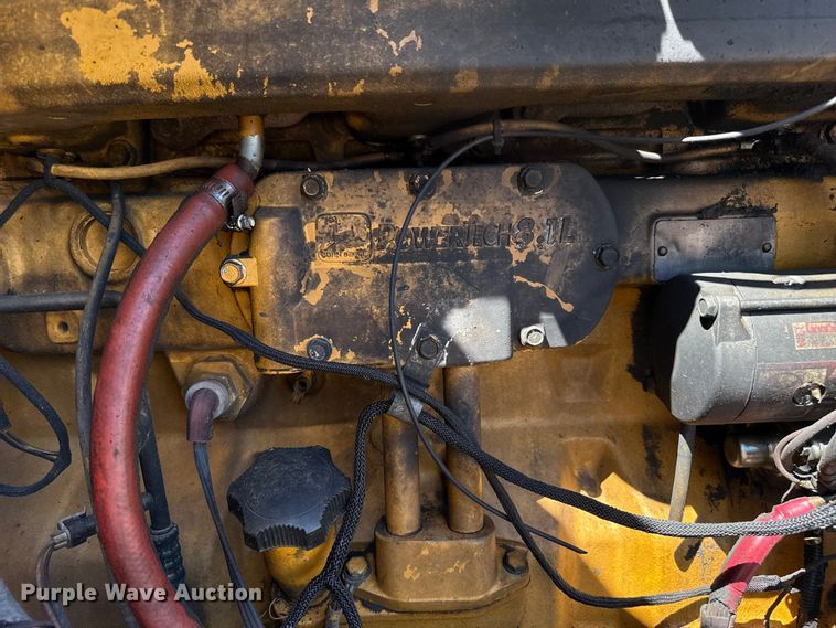 image for item EP0552 1999 John Deere 772CH motor grader