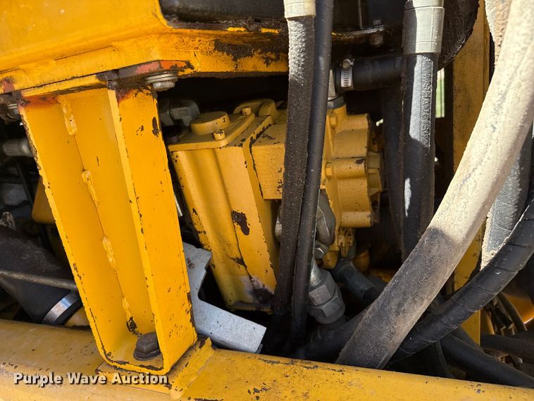 image for item EP0552 1999 John Deere 772CH motor grader