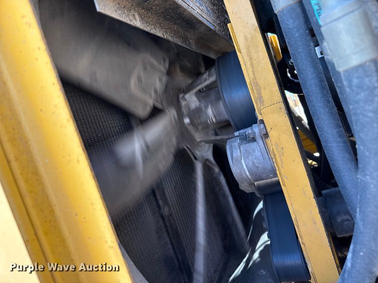 image for item EP0552 1999 John Deere 772CH motor grader