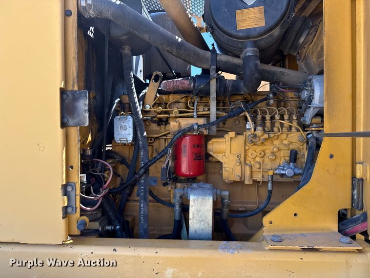 image for item EP0552 1999 John Deere 772CH motor grader
