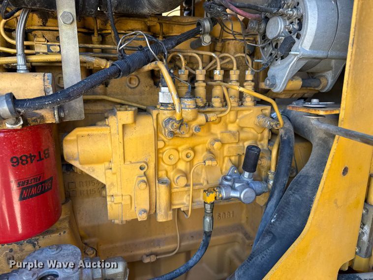 image for item EP0552 1999 John Deere 772CH motor grader