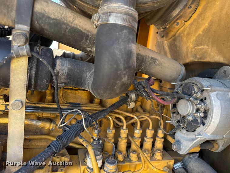 image for item EP0552 1999 John Deere 772CH motor grader