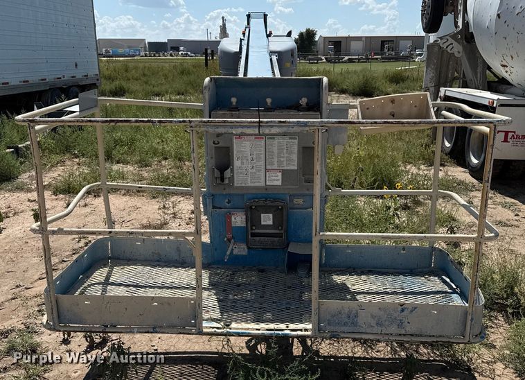 image for item EP0645 2012 Genie S-125 boom lift