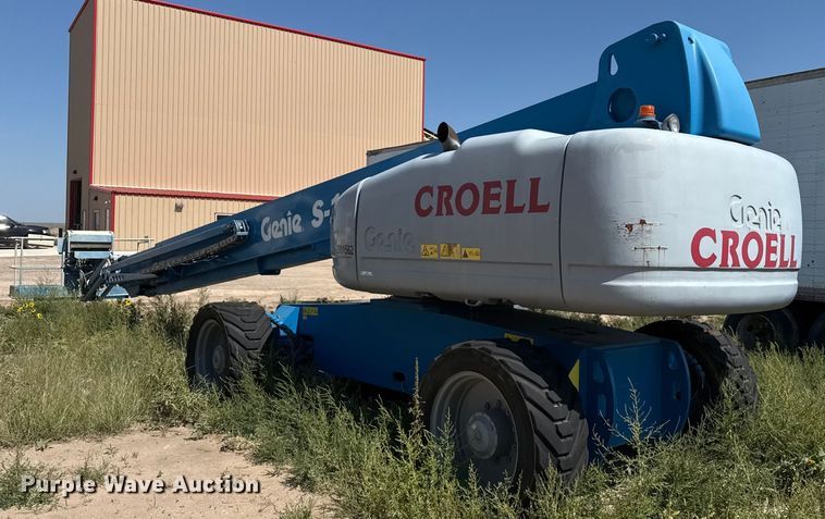 image for item EP0645 2012 Genie S-125 boom lift