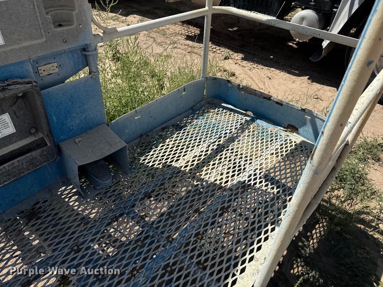 image for item EP0645 2012 Genie S-125 boom lift