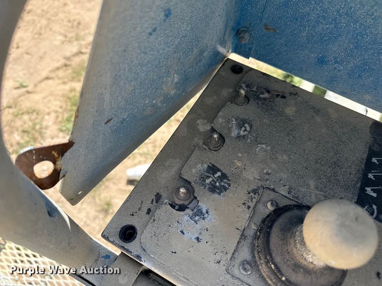 image for item EP0645 2012 Genie S-125 boom lift