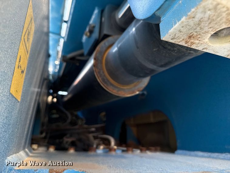 image for item EP0645 2012 Genie S-125 boom lift