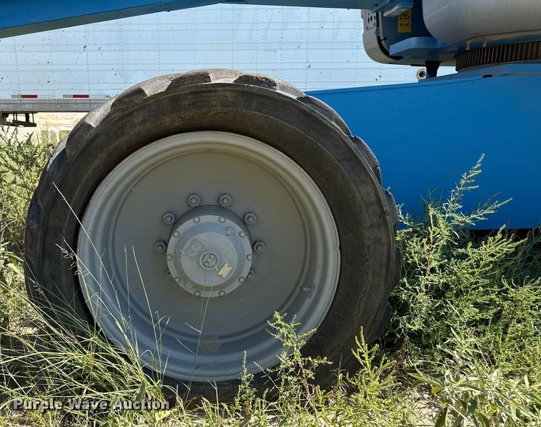 image for item EP0645 2012 Genie S-125 boom lift