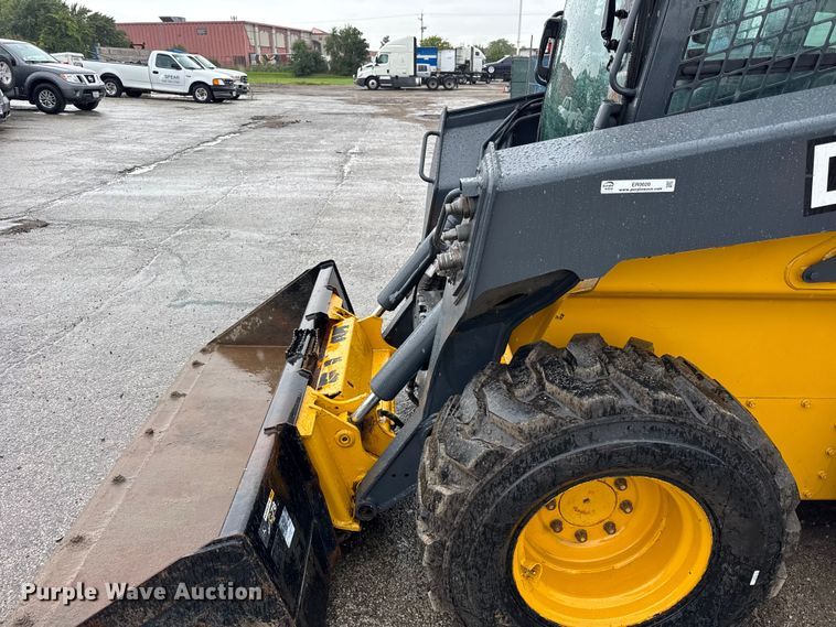 image for item ER0020 2020 John Deere 330G skid steer loader