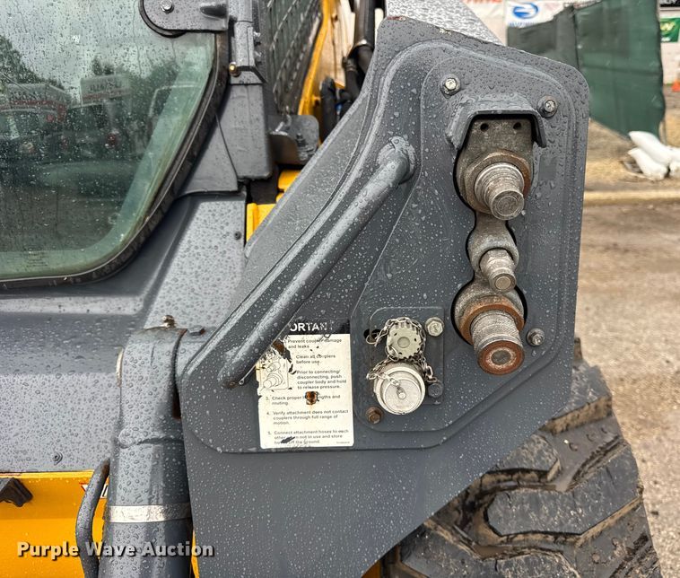 image for item ER0020 2020 John Deere 330G skid steer loader