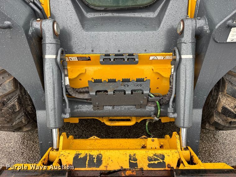 image for item ER0020 2020 John Deere 330G skid steer loader