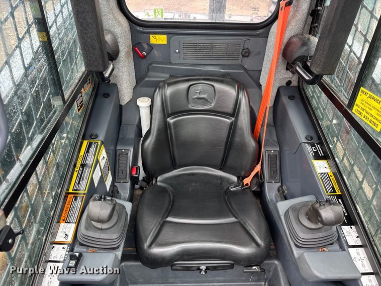 image for item ER0020 2020 John Deere 330G skid steer loader