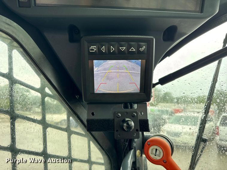 image for item ER0020 2020 John Deere 330G skid steer loader