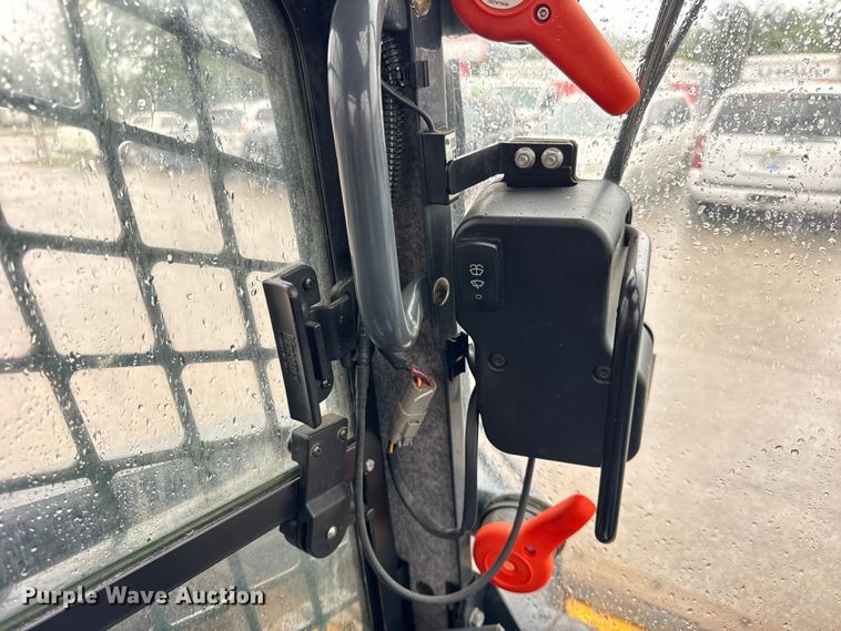 image for item ER0020 2020 John Deere 330G skid steer loader