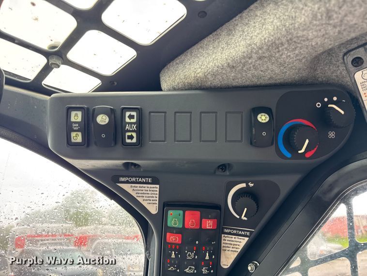 image for item ER0020 2020 John Deere 330G skid steer loader