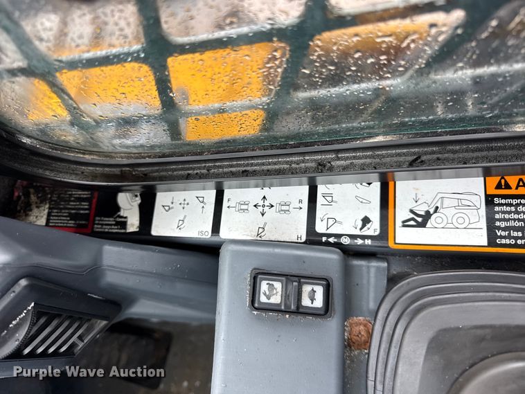 image for item ER0020 2020 John Deere 330G skid steer loader