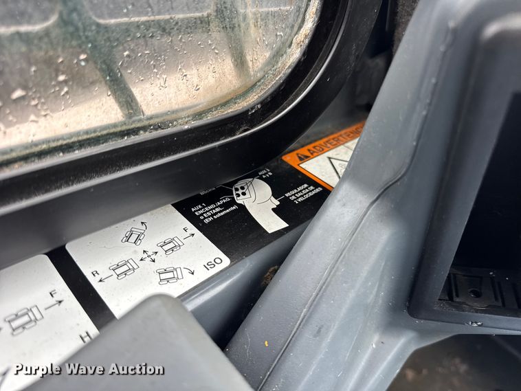 image for item ER0020 2020 John Deere 330G skid steer loader