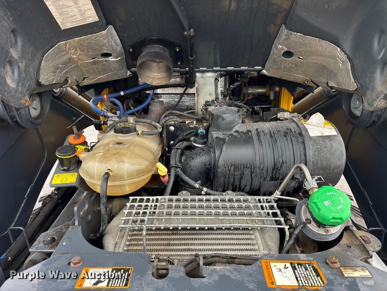 image for item ER0020 2020 John Deere 330G skid steer loader