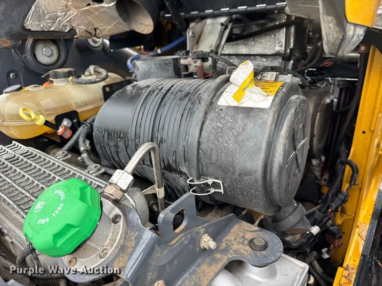 image for item ER0020 2020 John Deere 330G skid steer loader