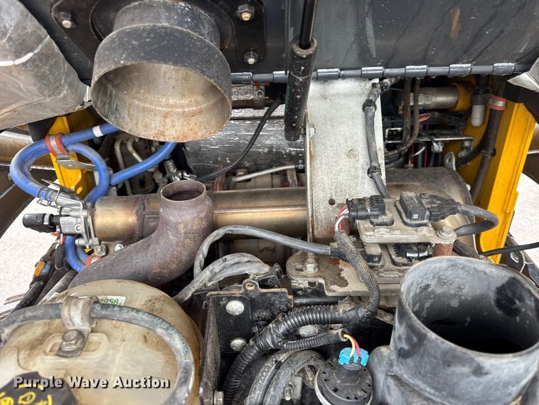 image for item ER0020 2020 John Deere 330G skid steer loader