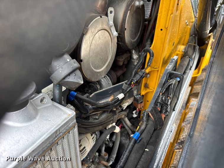 image for item ER0020 2020 John Deere 330G skid steer loader