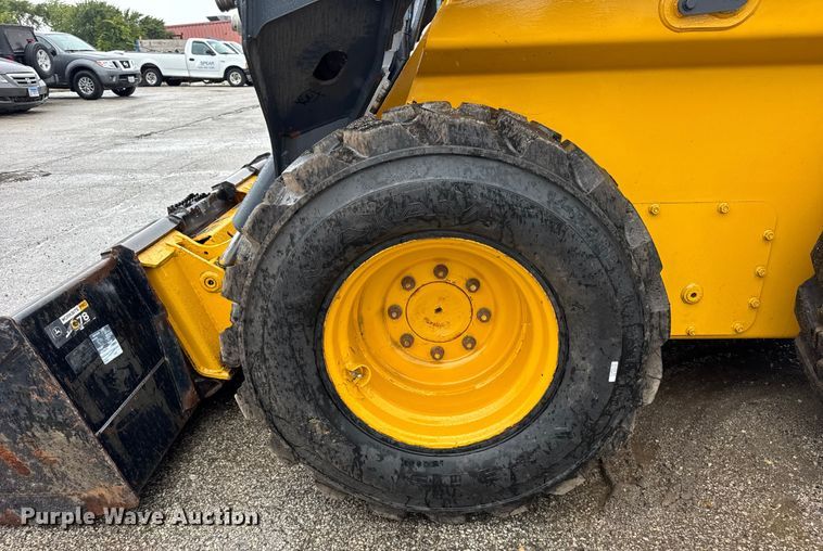 image for item ER0020 2020 John Deere 330G skid steer loader