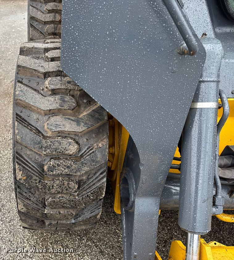 image for item ER0020 2020 John Deere 330G skid steer loader