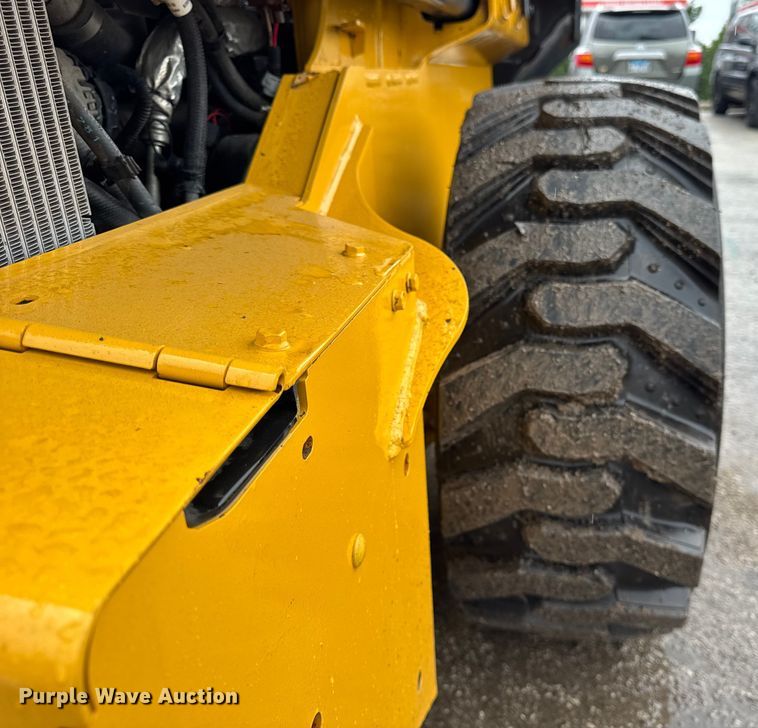 image for item ER0020 2020 John Deere 330G skid steer loader