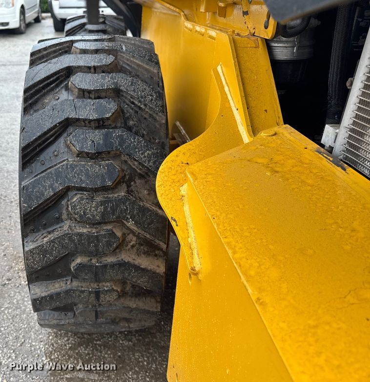 image for item ER0020 2020 John Deere 330G skid steer loader