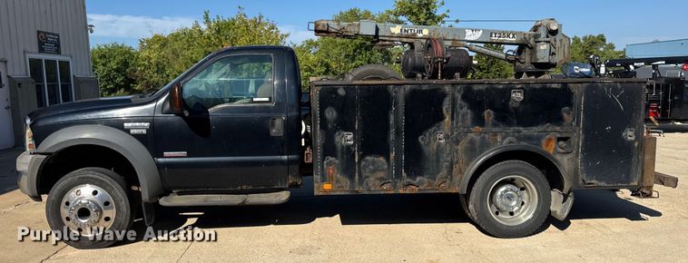 image for item ER0021 2005 Ford F550 utility / service truck