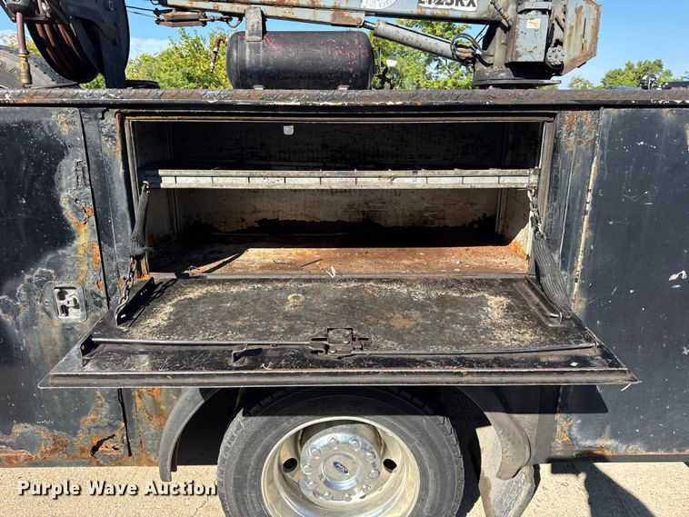 image for item ER0021 2005 Ford F550 utility / service truck