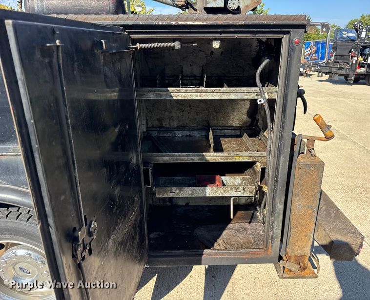 image for item ER0021 2005 Ford F550 utility / service truck