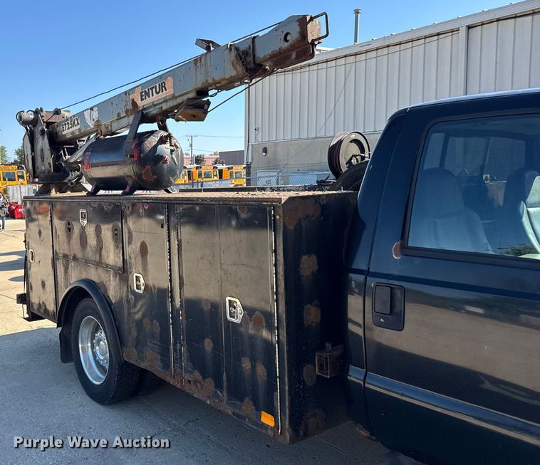 image for item ER0021 2005 Ford F550 utility / service truck