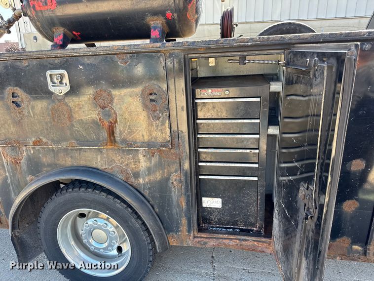 image for item ER0021 2005 Ford F550 utility / service truck