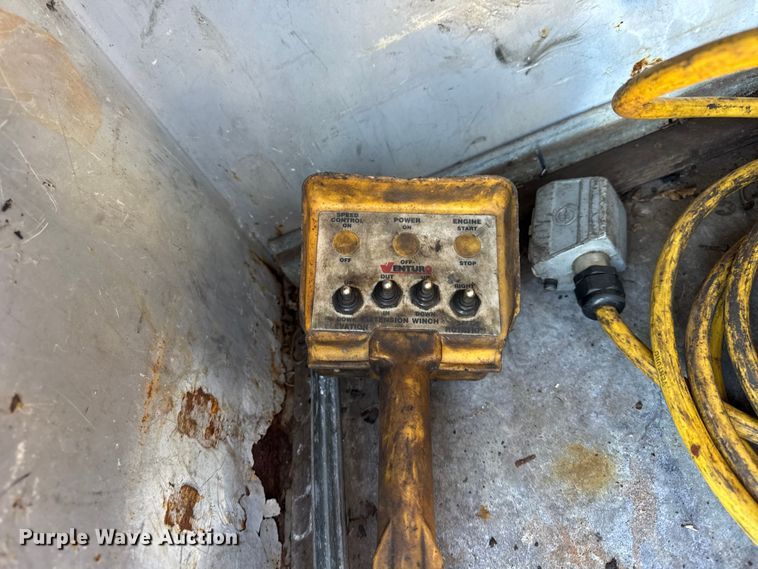 image for item ER0021 2005 Ford F550 utility / service truck