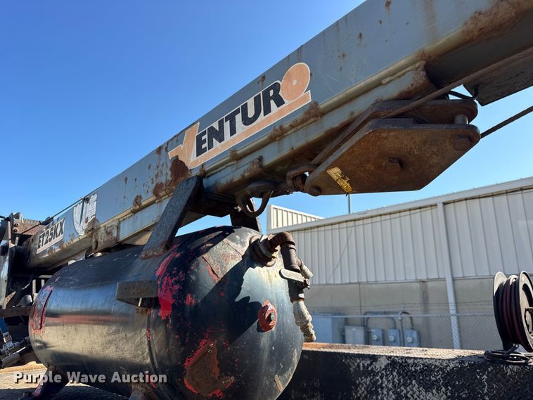 image for item ER0021 2005 Ford F550 utility / service truck