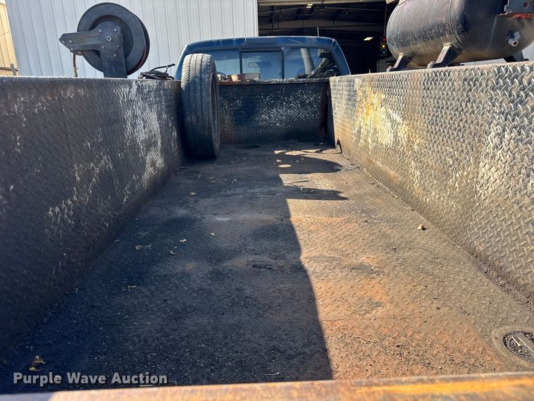 image for item ER0021 2005 Ford F550 utility / service truck