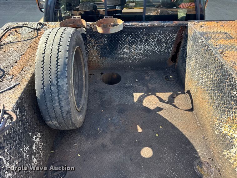 image for item ER0021 2005 Ford F550 utility / service truck