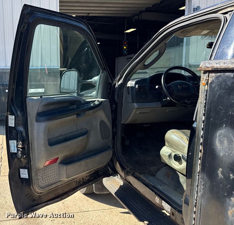 image for item ER0021 2005 Ford F550 utility / service truck