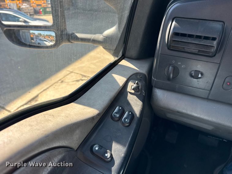 image for item ER0021 2005 Ford F550 utility / service truck