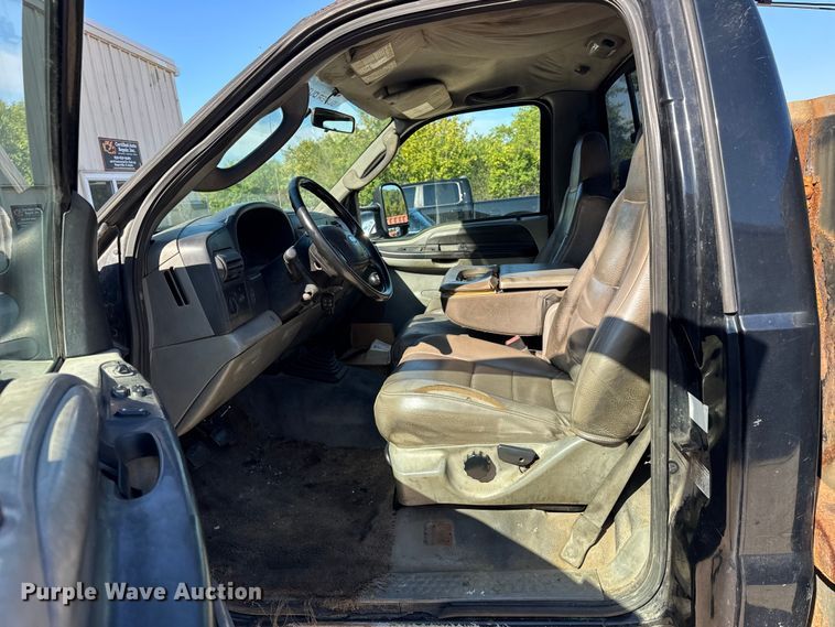 image for item ER0021 2005 Ford F550 utility / service truck