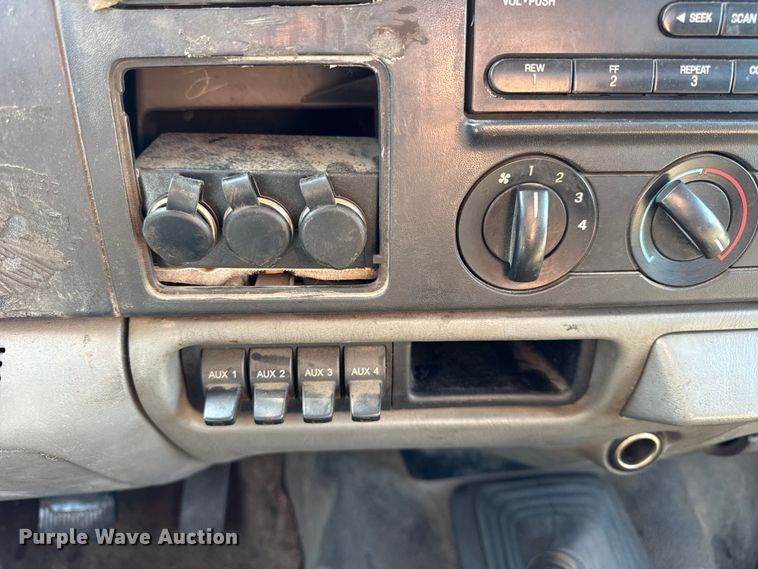 image for item ER0021 2005 Ford F550 utility / service truck