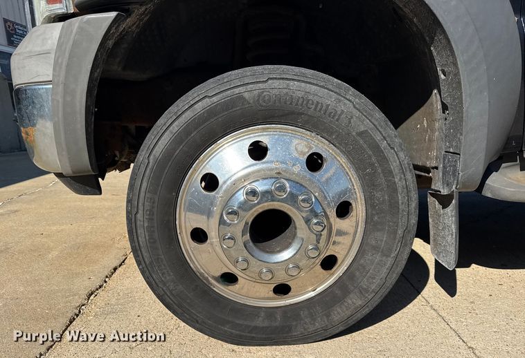 image for item ER0021 2005 Ford F550 utility / service truck