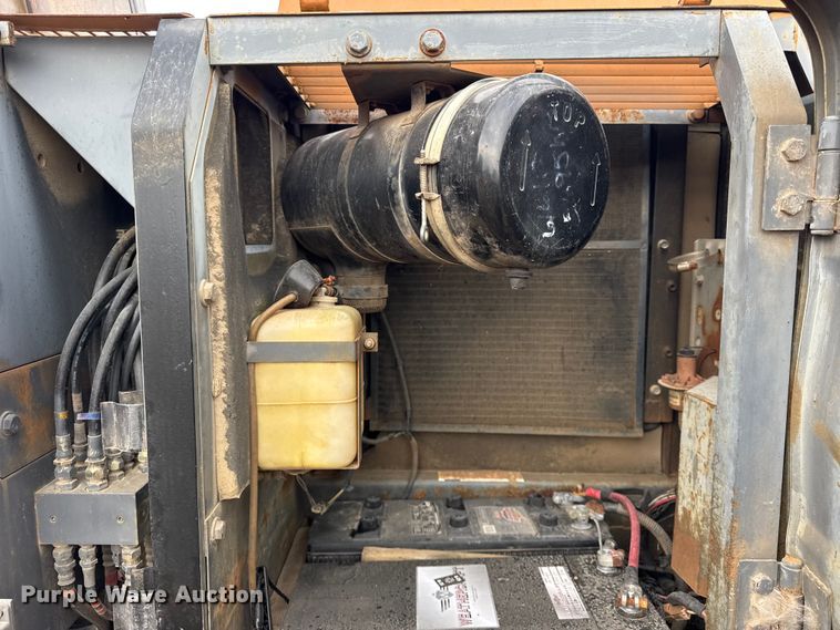 image for item ER0027 1995 Case 9010B excavator