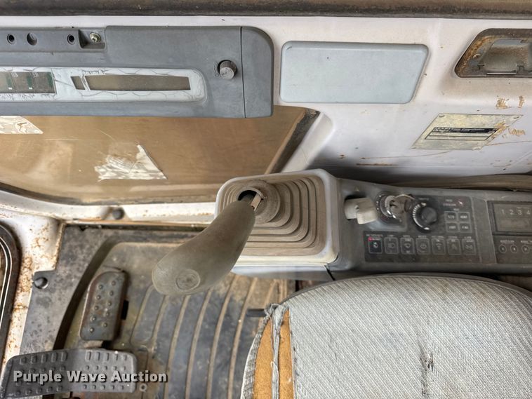 image for item ER0027 1995 Case 9010B excavator