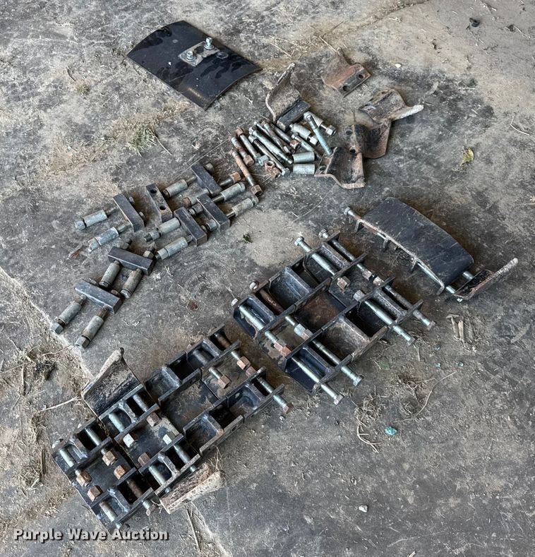 image for item ER0041 John Deere TR36B skid steer trencher